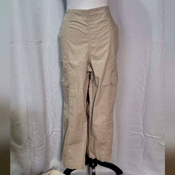 Soft Surroundings NWT Khaki Harper Straight Leg Cropped Pants Size Large (14/16) - Picture 2 of 13